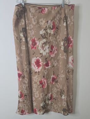 Vintage Plus Size Floral Maxi Skirt in Beige with Red Accents